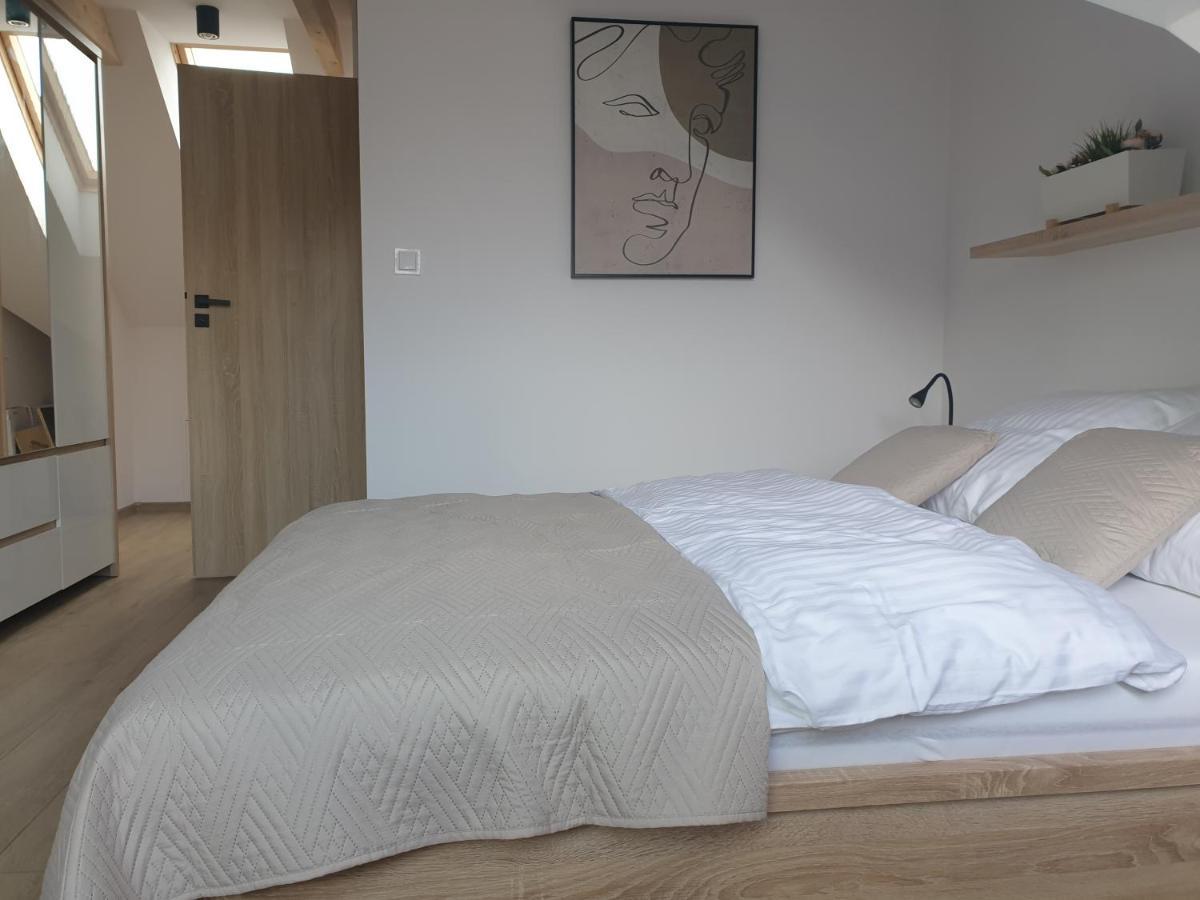 קרקוב Near The Airport- Apartments מראה חיצוני תמונה